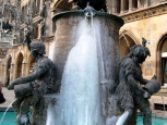 Fontana del pesce, Marienplatz - Monaco di Baviera -