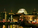 Notturno Reichstag con la cupola illuminata - Berlino -
